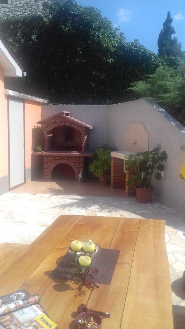 Holiday Home Izabela Krsan Bagian luar foto