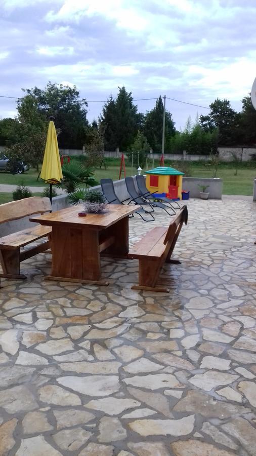 Holiday Home Izabela Krsan Bagian luar foto