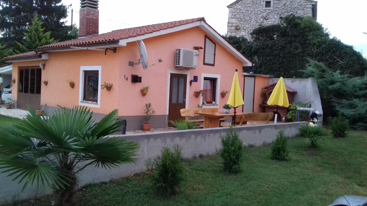 Holiday Home Izabela Krsan Bagian luar foto